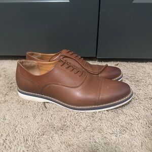 Men’s dress shoes